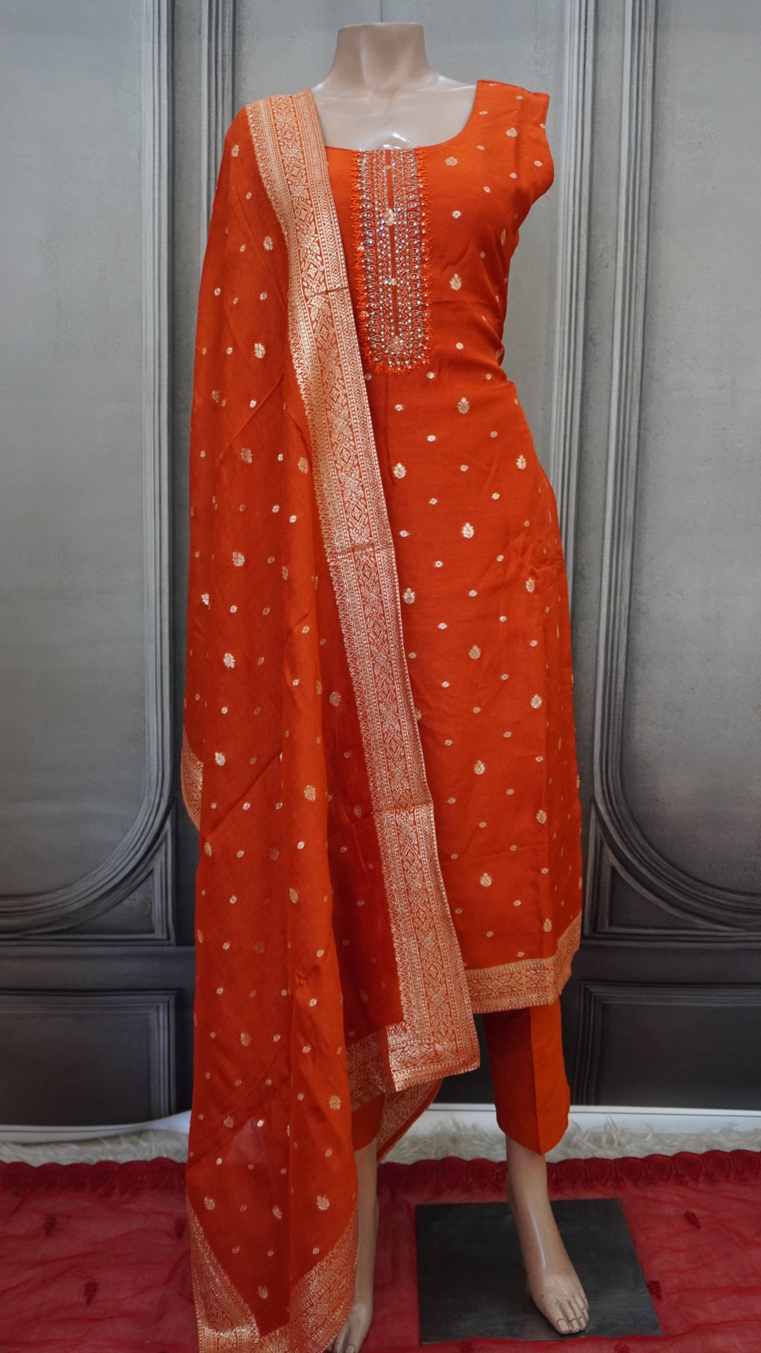 Salwar suit