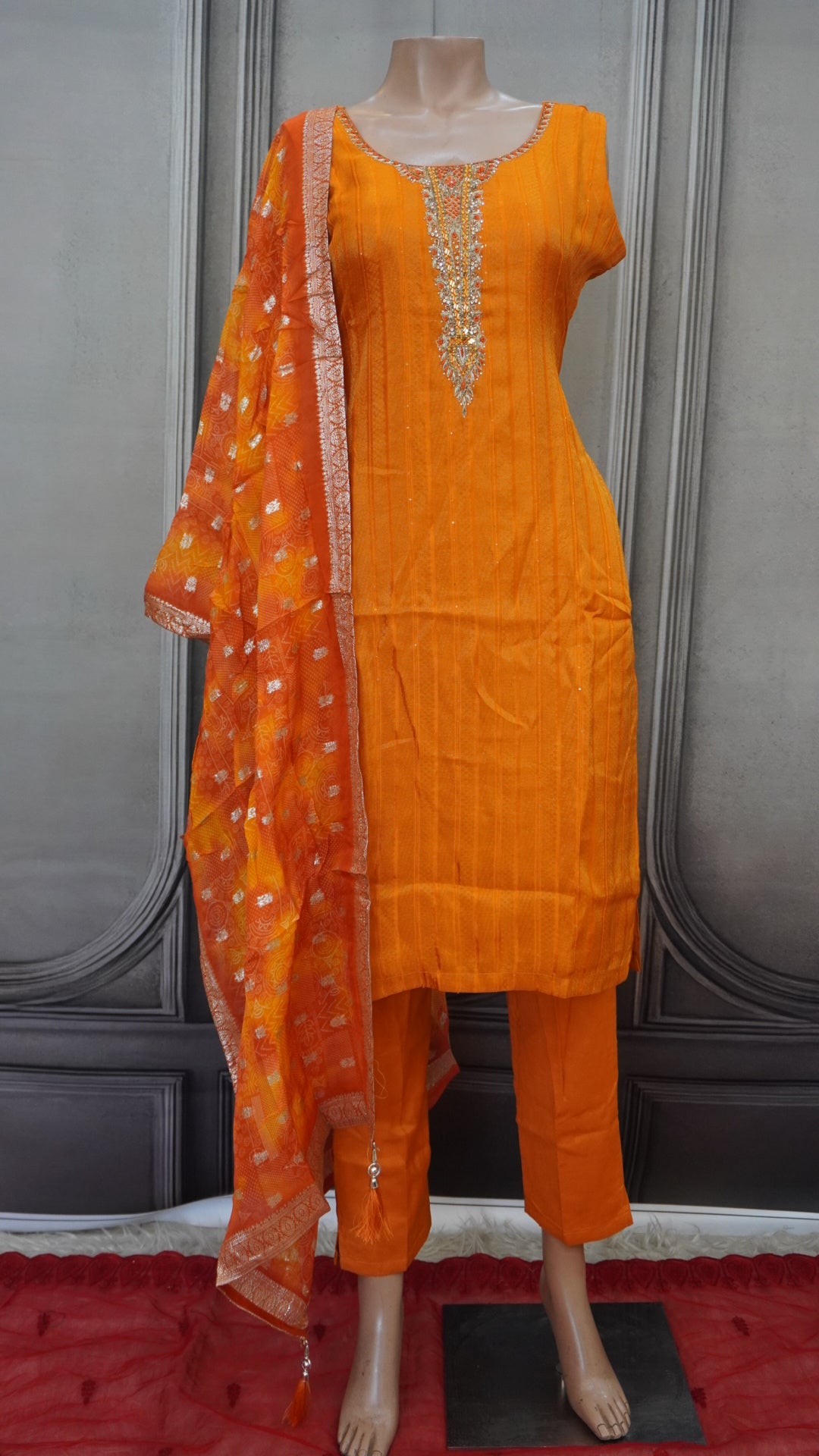 Salwar suit