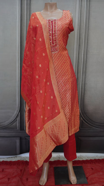 Salwar suit