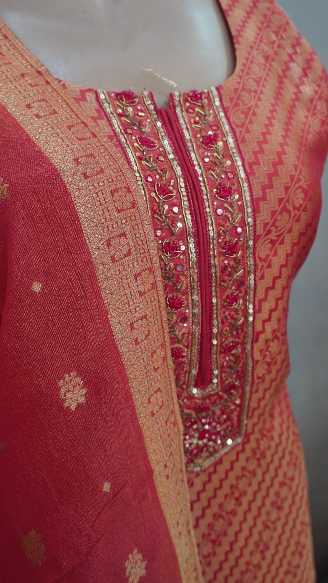 Salwar suit