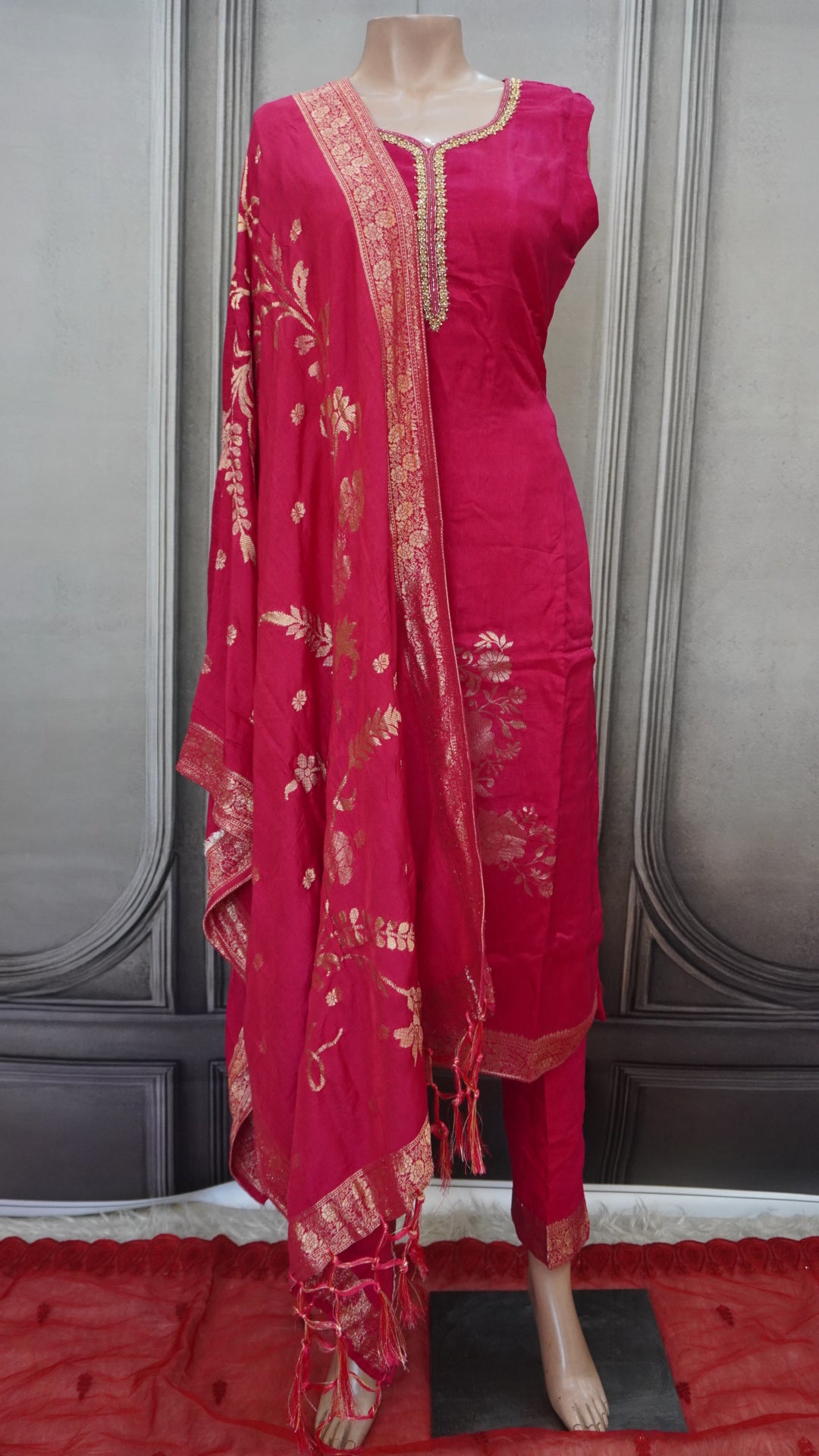 Salwar suit