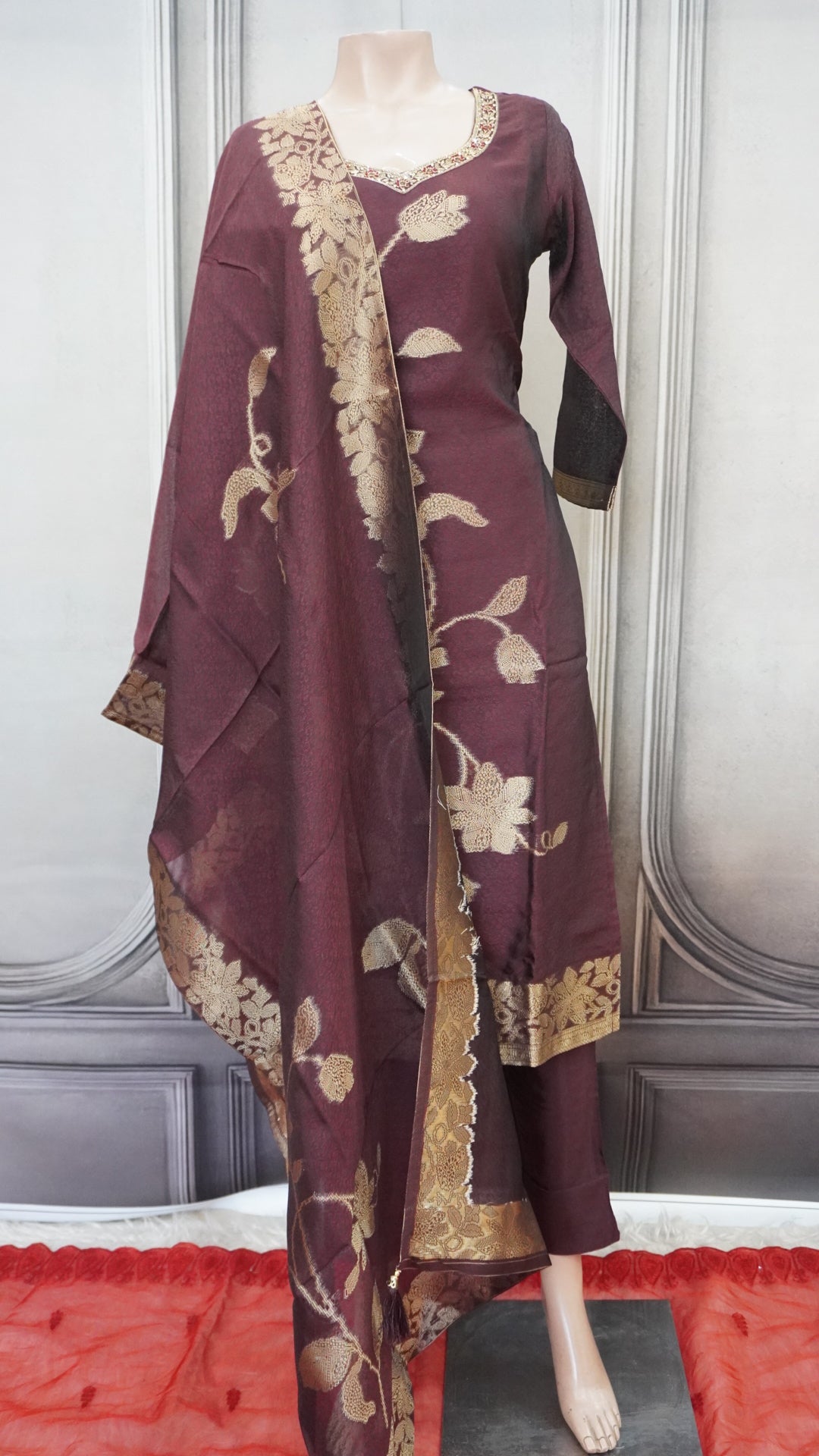 Salwar suit