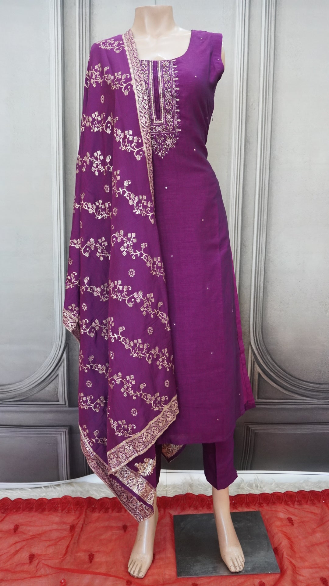 Salwar suit