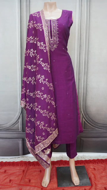 Salwar suit