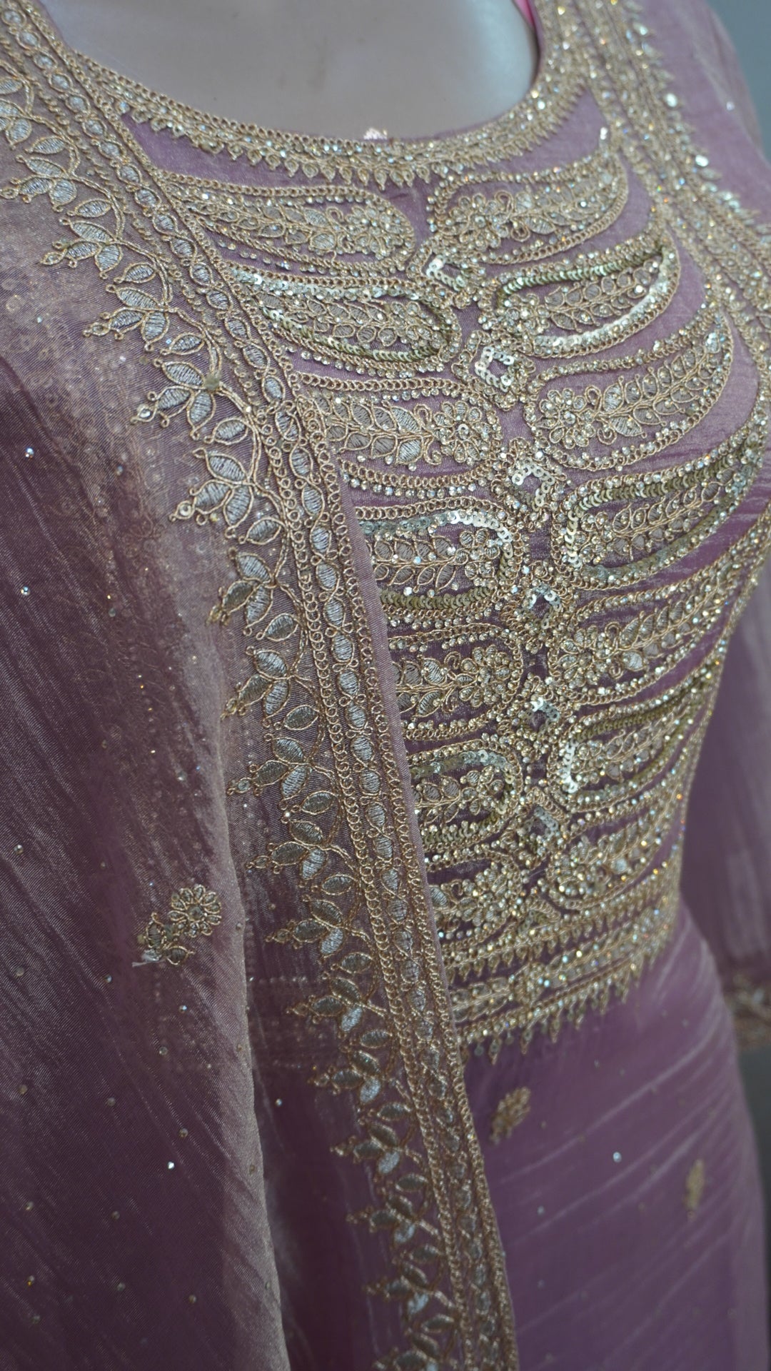 Salwar suit